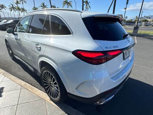 Used 2025 Mercedes-Benz GLC 300 image 11