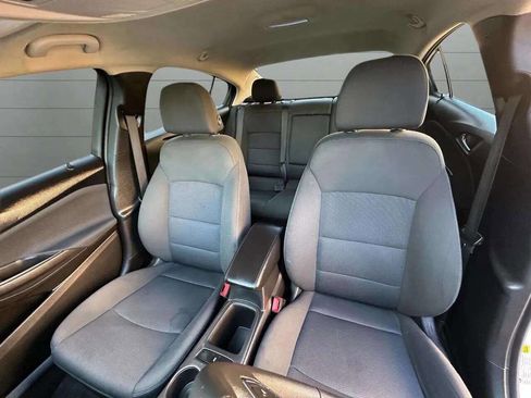 Used 2018 Chevrolet Cruze LT w/ Convenience Package image 32