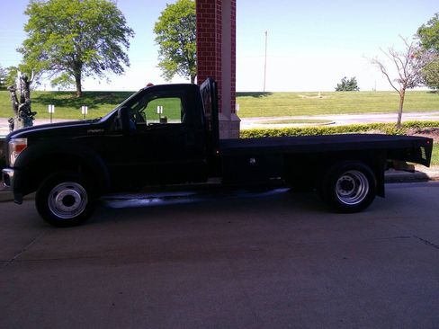 Used 2015 Ford F550 2WD Regular Cab Super Duty image 9