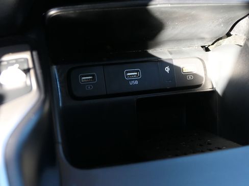 Used 2023 Kia Sorento EX image 19