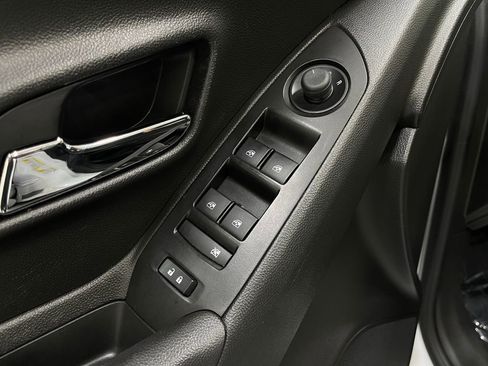 Used 2020 Chevrolet Trax LT w/ Driver Confidence Package image 15