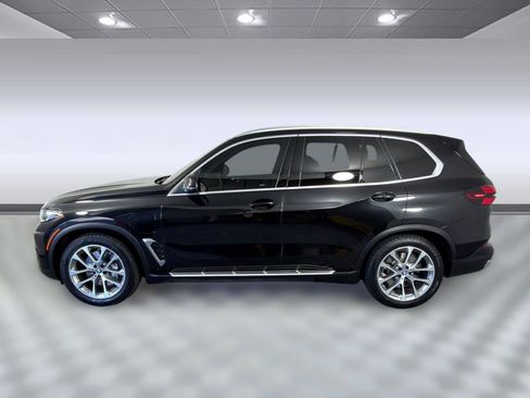 Used 2025 BMW X5 xDrive50e image 2