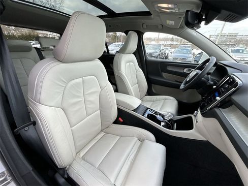 Certified 2023 Volvo XC40 B5 Plus w/ Driver Assist Package image 25