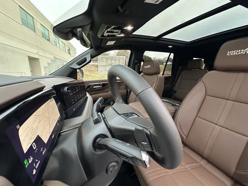 New 2026 Chevrolet Tahoe High Country image 15