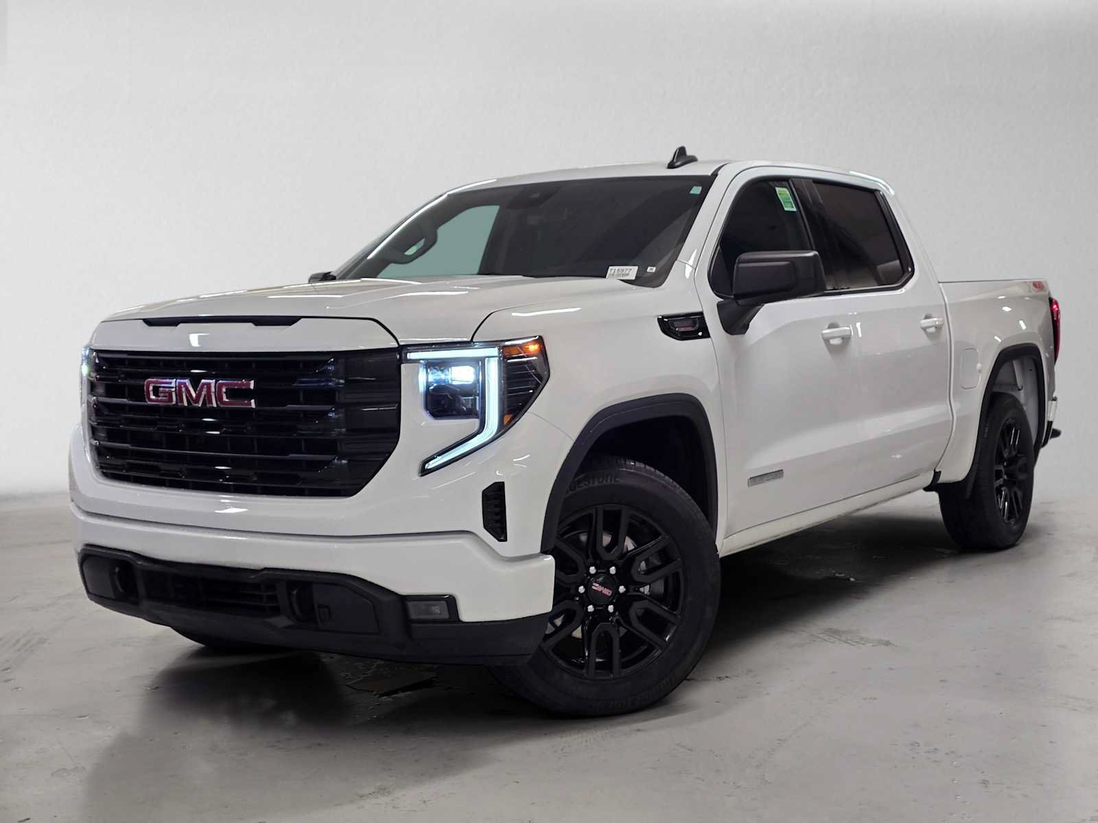 Used 2024 GMC Sierra 1500 Elevation RWD image 1