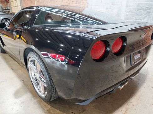 Used 2008 Chevrolet Corvette Coupe w/ Preferred Equipment Group RWD image 18