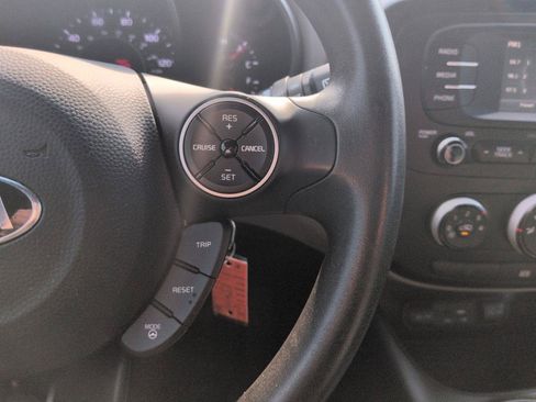 Used 2016 Kia Soul + FWD image 19