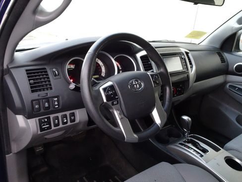 Used 2015 Toyota Tacoma 4x4 Double Cab image 10