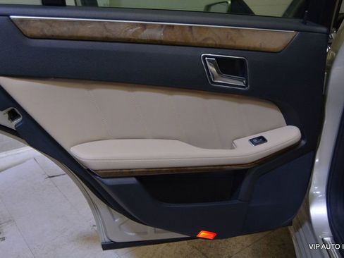 Used 2010 Mercedes-Benz E 350 4dr Sedan E 350 Sport RWD image 9