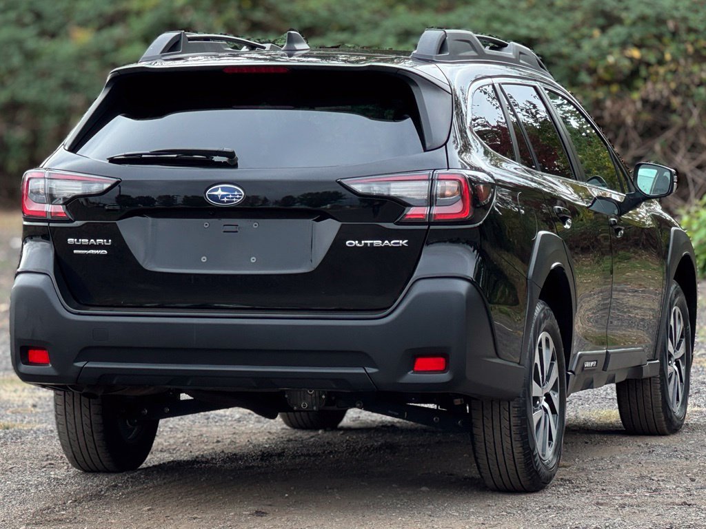 Certified 2023 Subaru Outback Premium AWD/4WD image 7