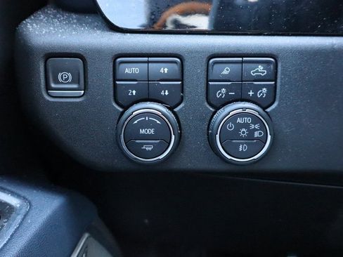 Used 2022 Chevrolet Silverado 1500 High Country AWD/4WD image 12