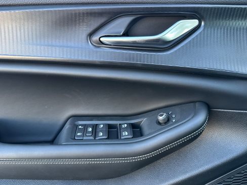 New 2025 Jeep Grand Cherokee L Altitude image 10