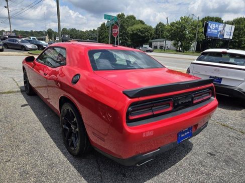 Used 2020 Dodge Challenger SXT w/ Blacktop Package RWD image 5