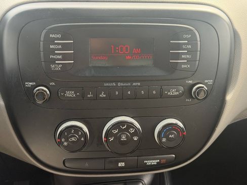Used 2016 Kia Soul FWD image 27