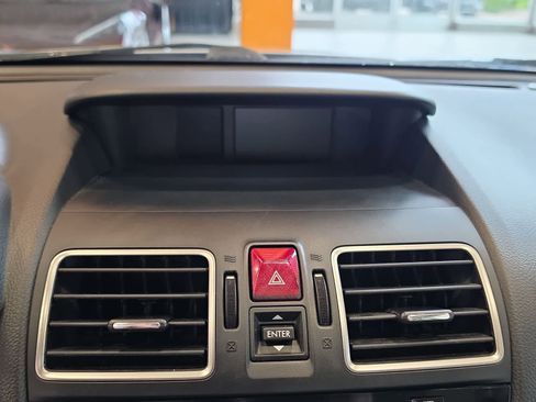 Used 2017 Subaru Forester 2.5i Touring AWD/4WD image 27