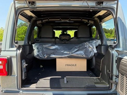 New 2026 Jeep Wrangler Unlimited Rubicon 392 w/ Quick Order Package 27X Moab image 30