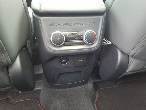 Used 2025 Ford Explorer Active w/ Active Comfort Package AWD/4WD image 13