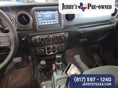 Used 2023 Jeep Gladiator Sport AWD/4WD image 9