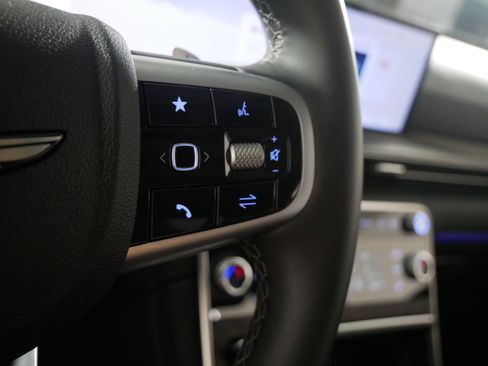 Used 2025 Genesis GV80 2.5T Select image 28