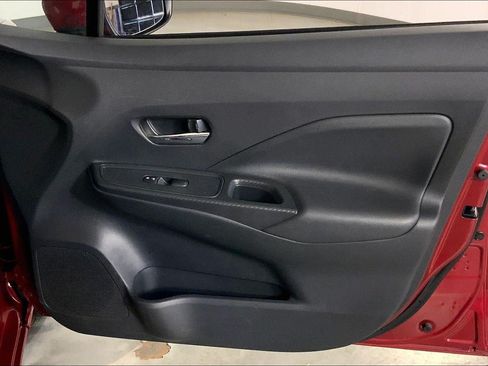 Used 2025 Nissan Versa SV FWD image 25