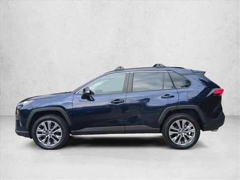 Used 2023 Toyota RAV4 XLE Premium image 9