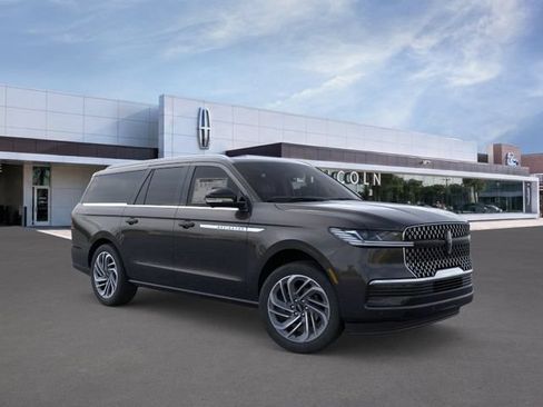 New 2026 Lincoln Navigator L Reserve AWD/4WD image 7