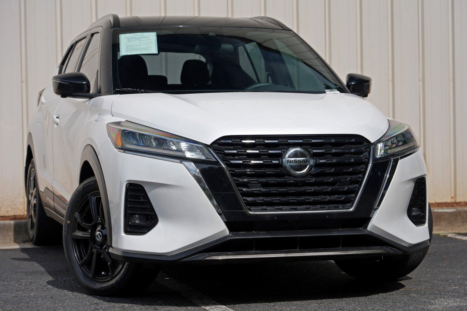 Used 2021 Nissan Kicks SR FWD image 2