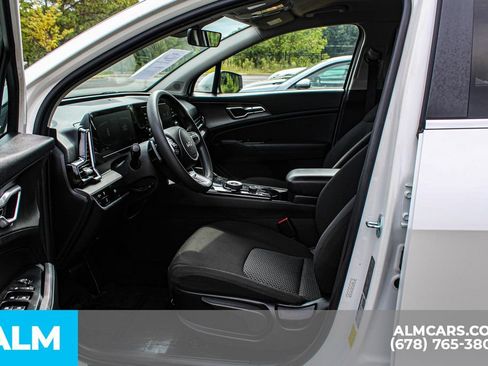 Used 2023 Kia Sportage LX AWD/4WD image 16