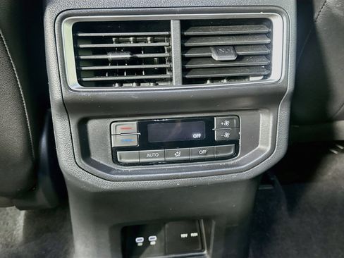 Used 2026 Volkswagen Atlas SE FWD image 26