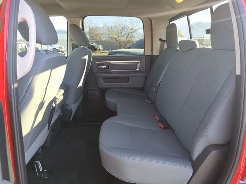 Used 2020 RAM 1500 Classic SLT image 18