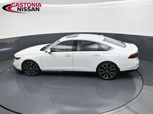 Used 2024 Honda Accord Touring image 27
