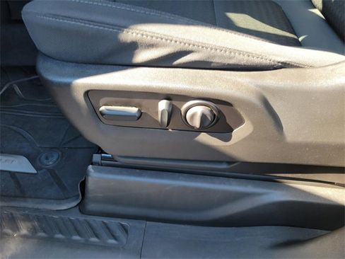 Used 2022 Chevrolet Silverado 1500 Custom image 20