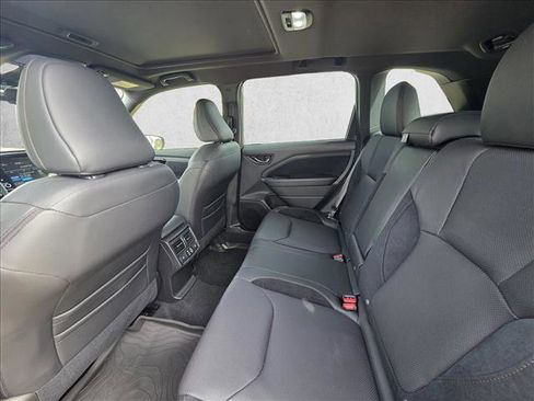 Used 2025 Subaru Forester Touring w/ Popular Package - Touring image 17