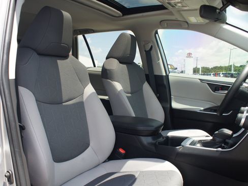 Used 2024 Toyota RAV4 XLE w/ Convenience Package FWD image 23