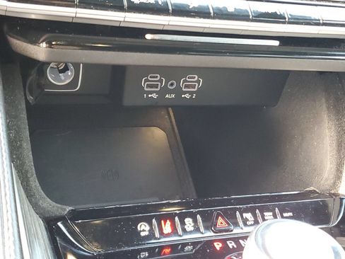 Used 2023 Jeep Wagoneer L Series II AWD/4WD image 23