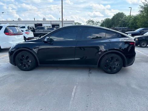 Used 2021 Tesla Model Y Long Range AWD/4WD image 8