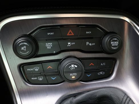 Used 2015 Dodge Challenger R/T Scat Pack RWD image 27