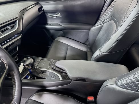 Used 2019 Lexus UX 250h image 24