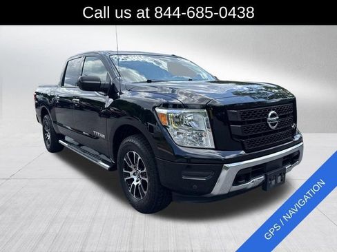 Used 2021 Nissan Titan SV w/ SV Convenience Package AWD/4WD image 3
