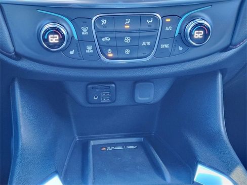 Used 2023 Chevrolet Traverse RS image 20