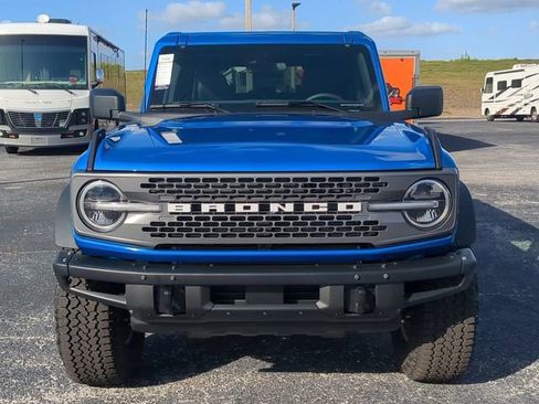 New 2025 Ford Bronco Badlands w/ Sasquatch Package AWD/4WD image 3