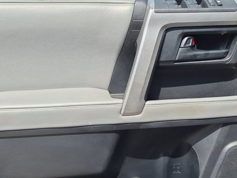 Used 2010 Toyota 4Runner SR5 RWD image 10
