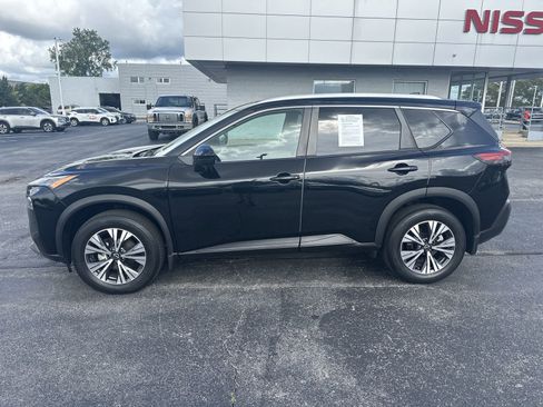 Certified 2022 Nissan Rogue SV w/ SV Premium Package image 5