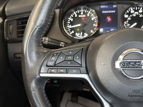 Used 2018 Nissan Rogue SV FWD image 27