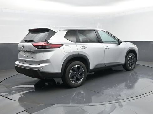 Used 2024 Nissan Rogue SV AWD/4WD image 21
