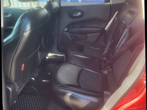 Used 2019 Jeep Compass Trailhawk AWD/4WD image 18