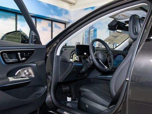 Used 2026 Mercedes-Benz E 350 4MATIC Sedan image 13