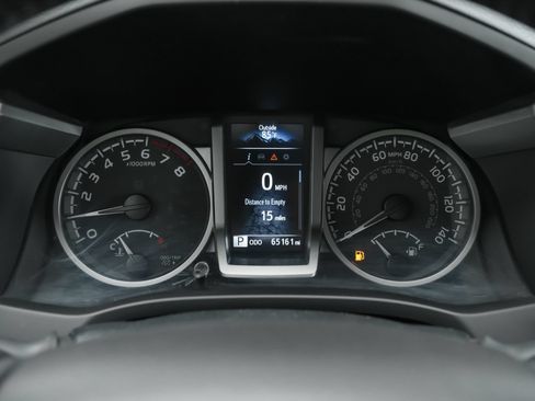 Used 2023 Toyota Tacoma SR5 AWD/4WD image 11
