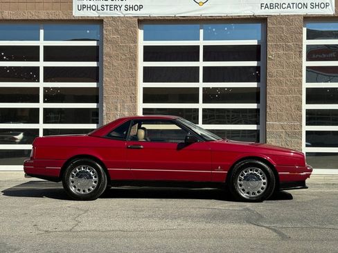 Used 1993 Cadillac Allante image 3