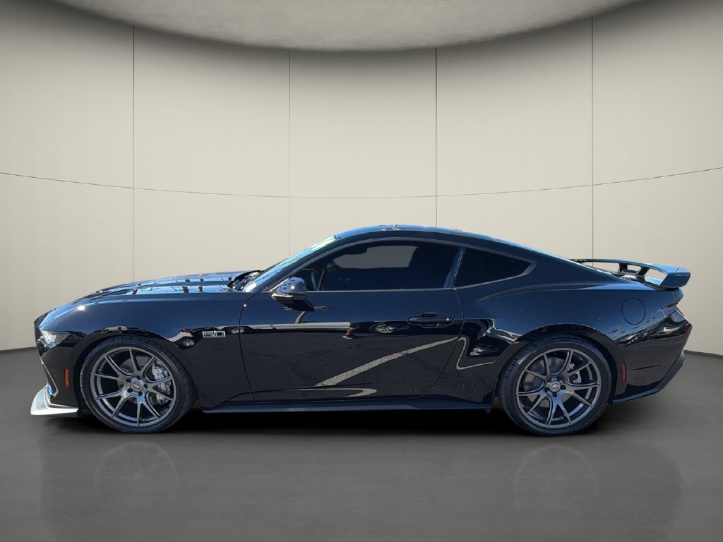 Used 2024 Ford Mustang GT RWD image 4